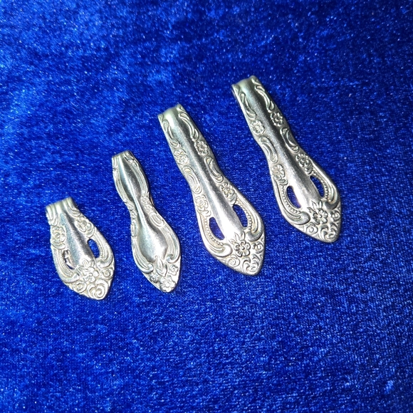 Cleavage Barettes - Picture 1 of 2